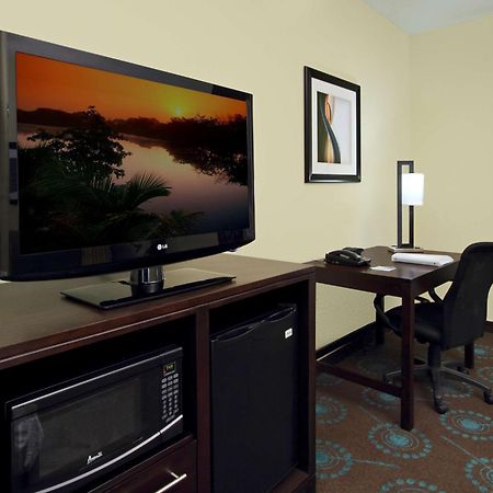 Hampton Inn Beeville Экстерьер фото