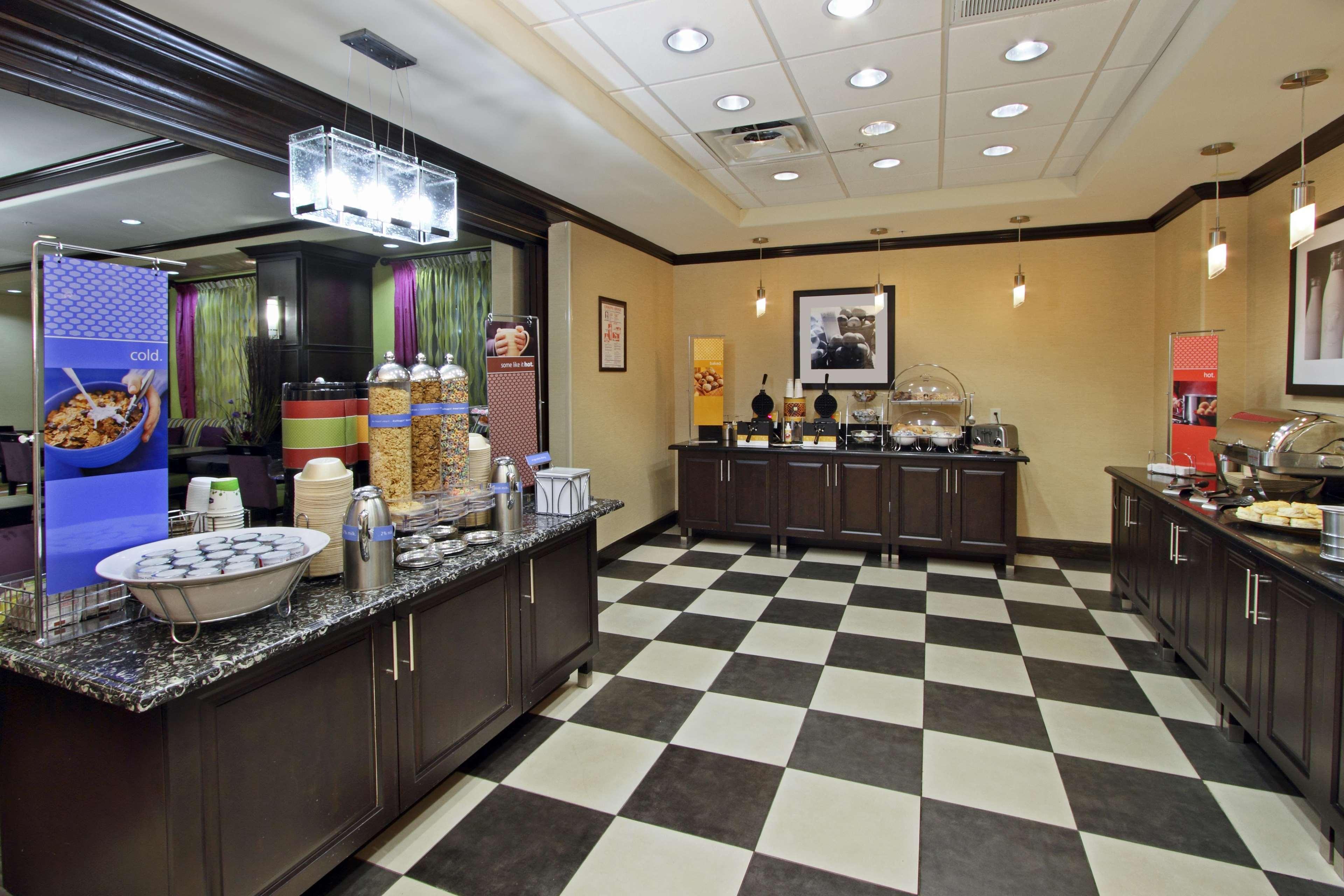 Hampton Inn Beeville Экстерьер фото